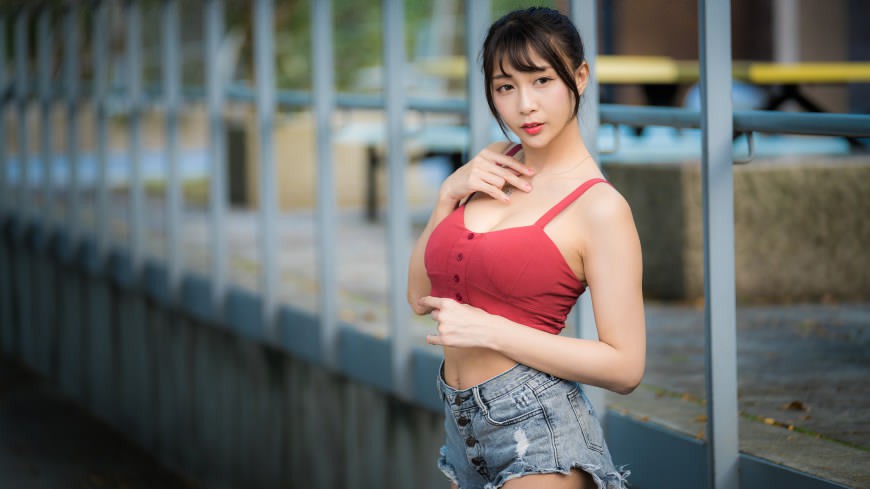 年轻人高清在线观看免费高清在线观看海报